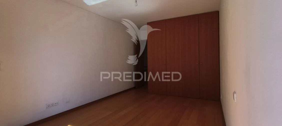 Moradia T5 para Venda em Nogueira e Silva Escura Foto 19