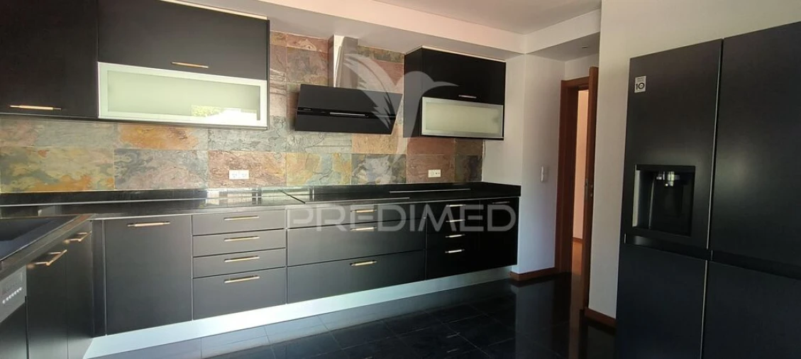 Moradia T5 para Venda em Nogueira e Silva Escura Foto 10