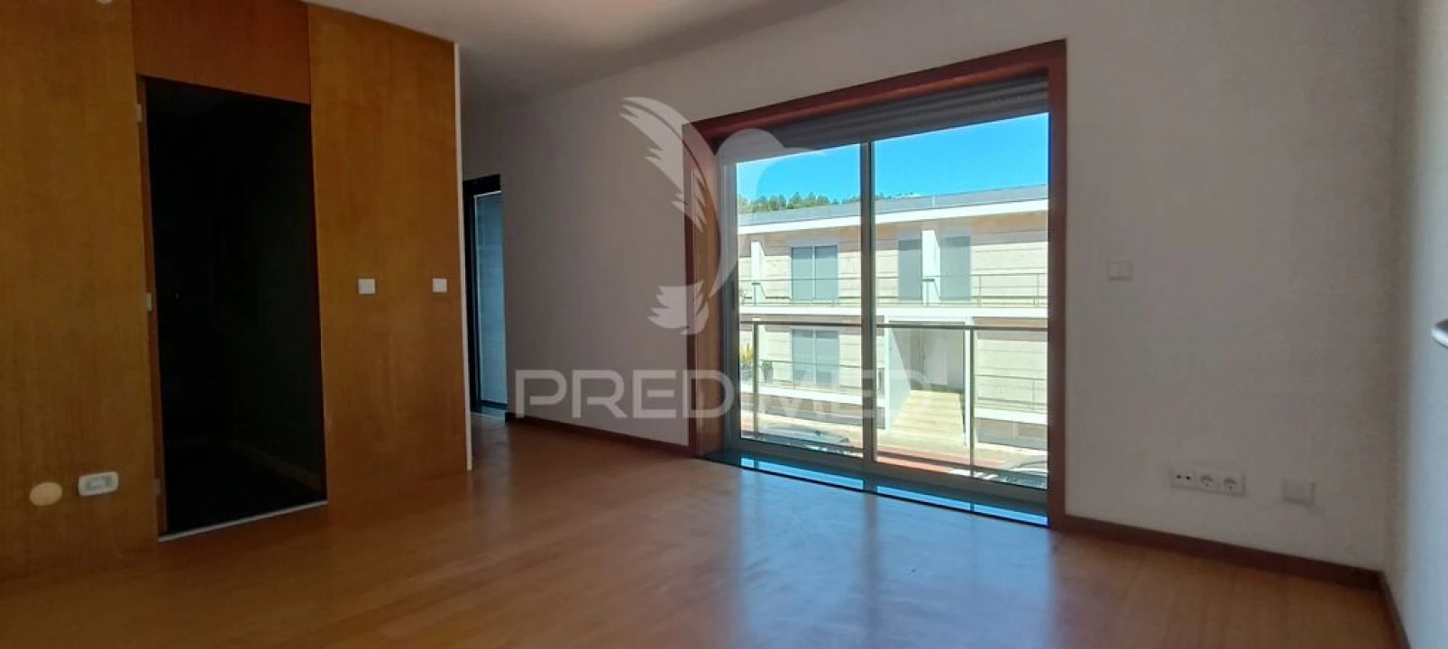 Moradia T5 para Venda em Nogueira e Silva Escura Foto 12