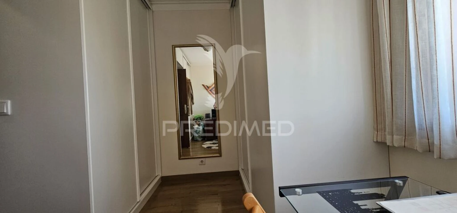 Apartamento T2 para Venda em Carcavelos e Parede Foto 12