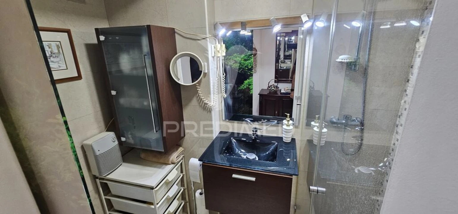 Apartamento T2 para Venda em Carcavelos e Parede Foto 7