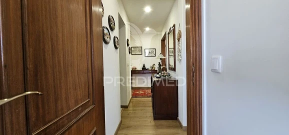 Apartamento T2 para Venda em Carcavelos e Parede