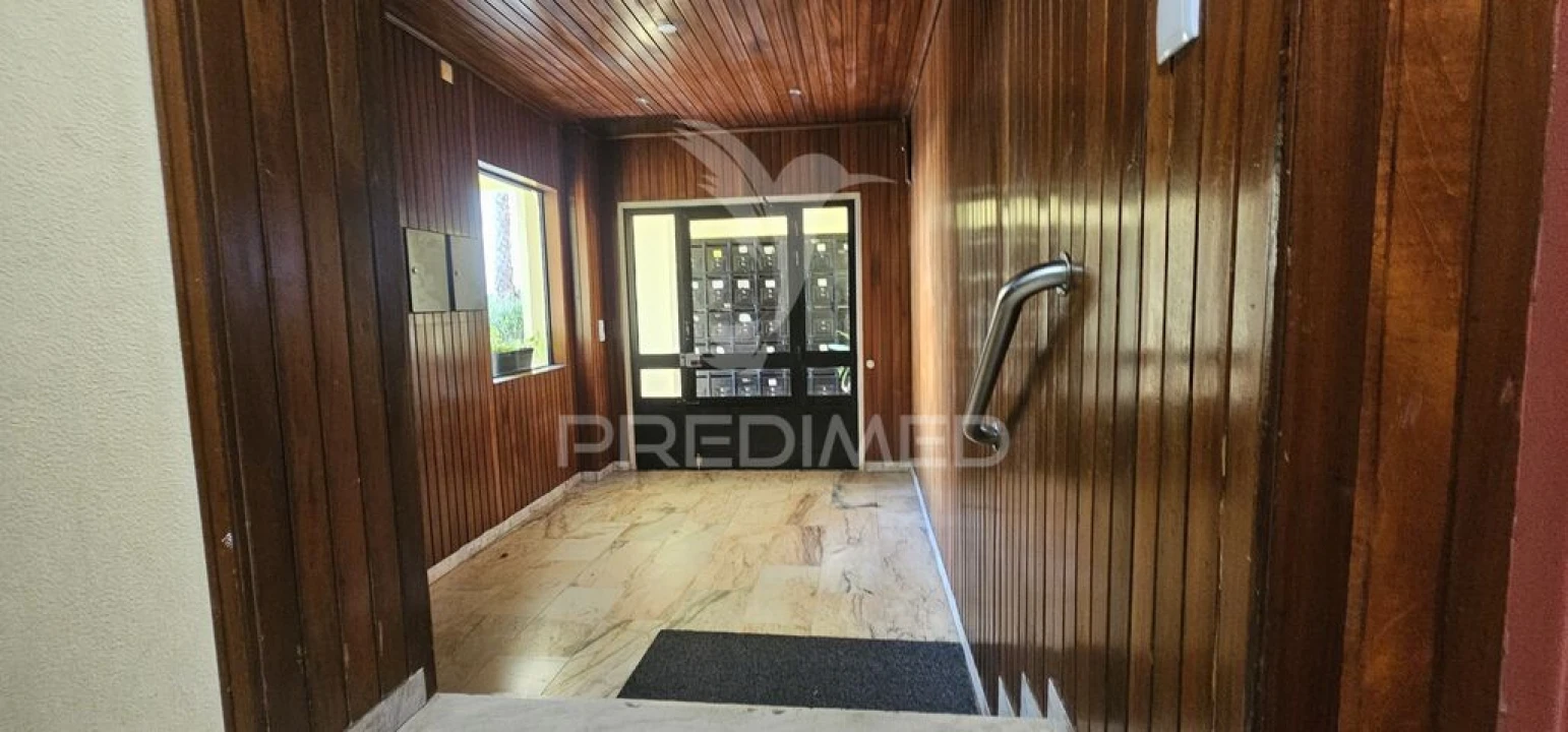 Apartamento T2 para Venda em Carcavelos e Parede Foto 17