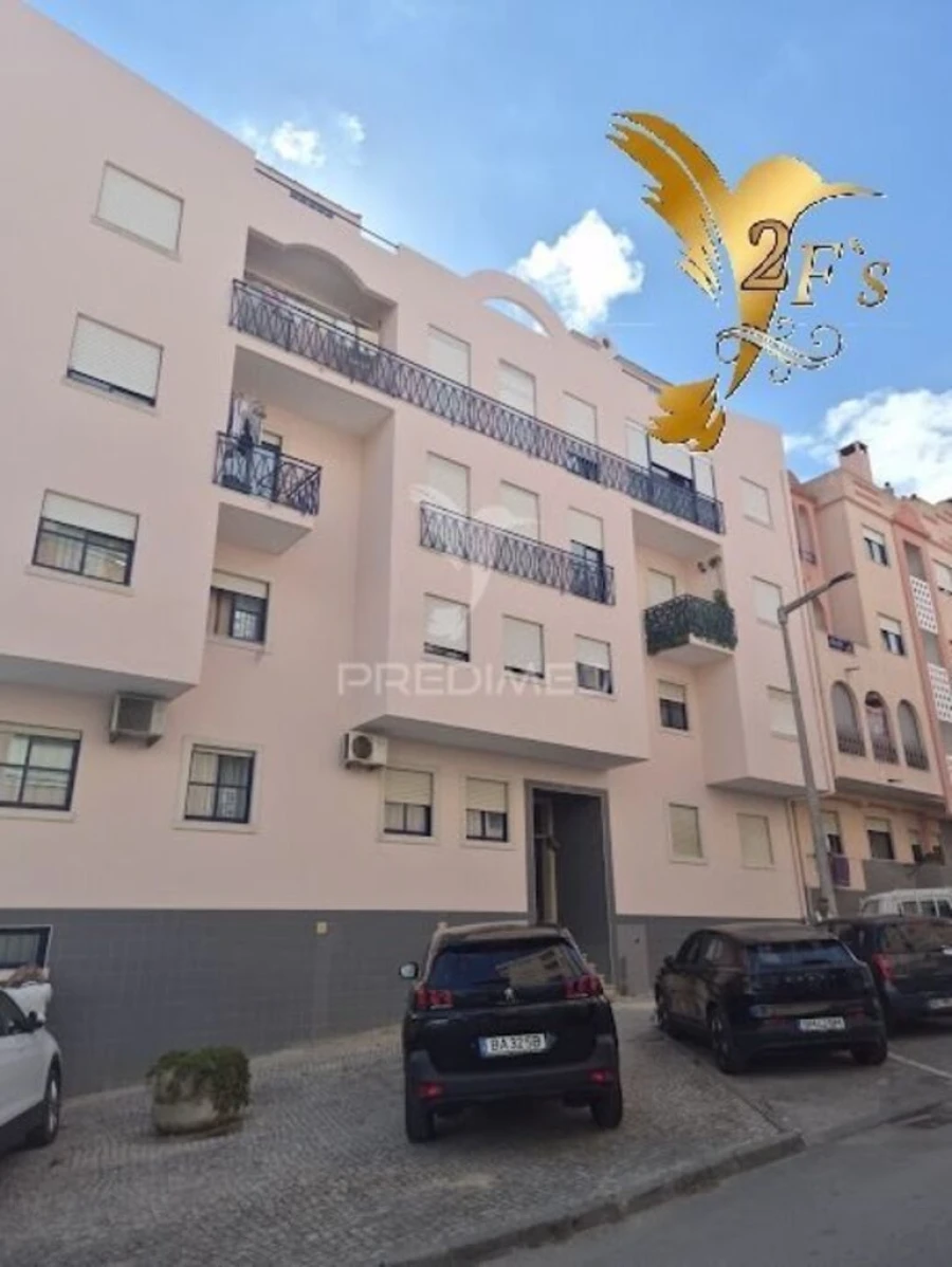 Apartamento T2 para Venda em Corroios Foto 13
