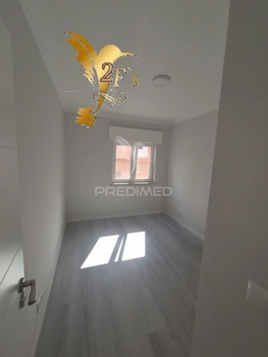 Apartamento T2 para Venda em Corroios Foto 7