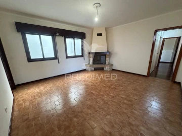 Moradia T3 para Venda em Cedrim e Paradela