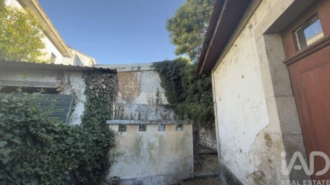 Moradia para Venda em Peso da Régua e Godim