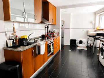 Apartamento T3 para Venda em Pena, Quintã e Vila Cova