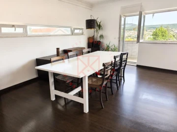 Apartamento T3 para Venda em Pena, Quintã e Vila Cova