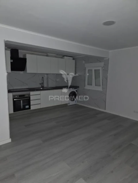 Apartamento T3 para Venda em Laranjeiro e Feijó