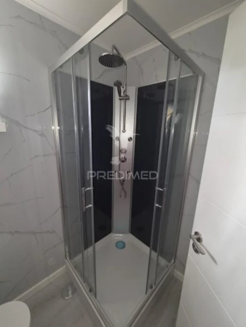 Apartamento T3 para Venda em Laranjeiro e Feijó
