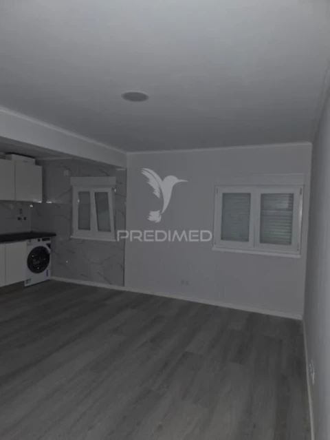 Apartamento T3 para Venda em Laranjeiro e Feijó