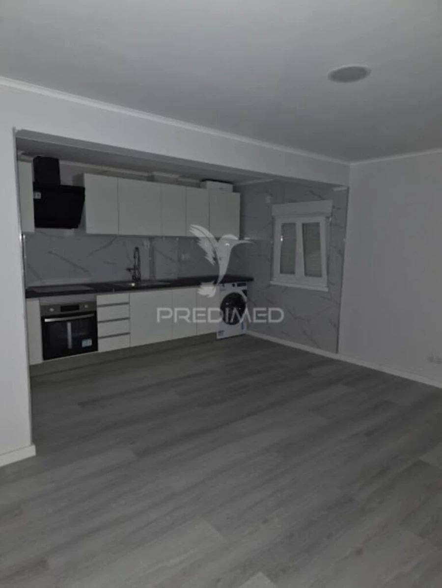 Apartamento T3 para Venda em Laranjeiro e Feijó Foto 2
