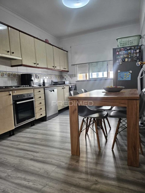 Apartamento T2 para Venda em São Bras e São Lourenço