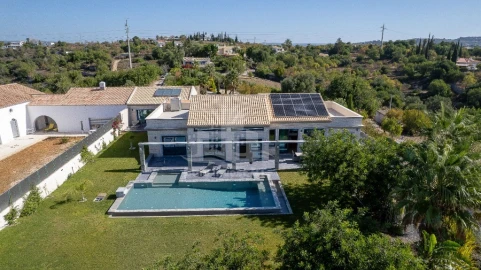 Moradia T5 para Venda em Boliqueime