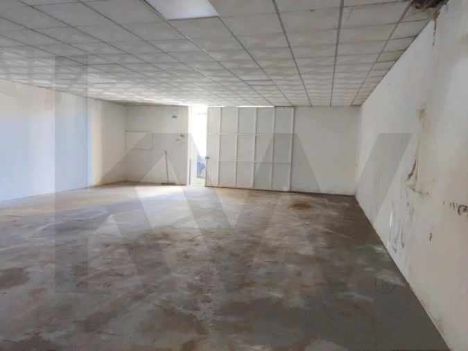 Armazém para Arrendamento em Santa Maria, São Pedro e Matacães Foto 8