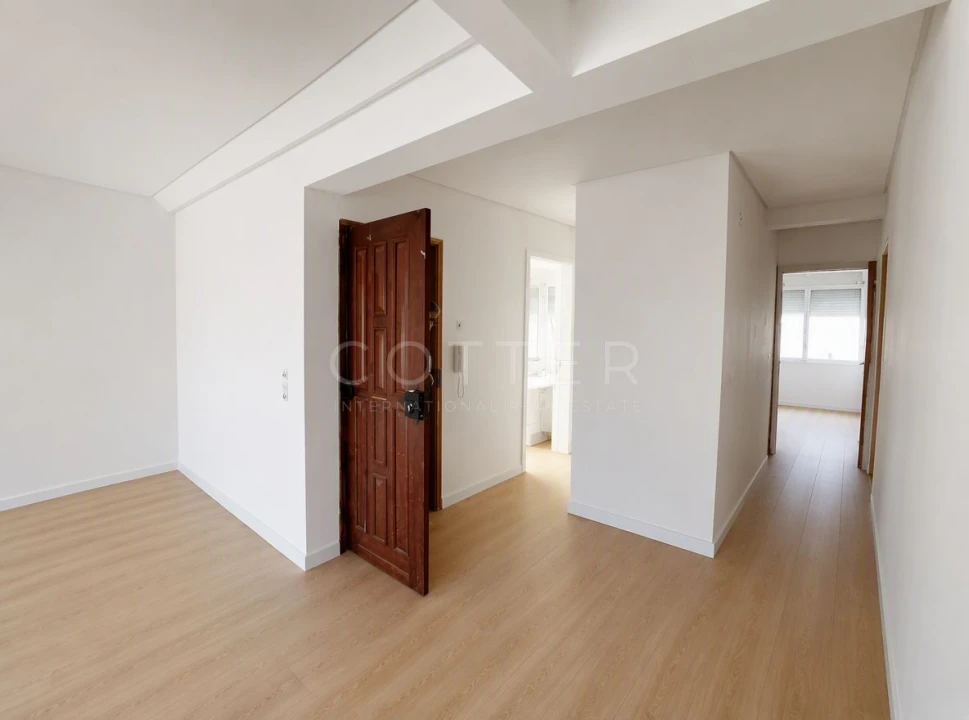 Apartamento T3 para Venda em Benfica Foto 2