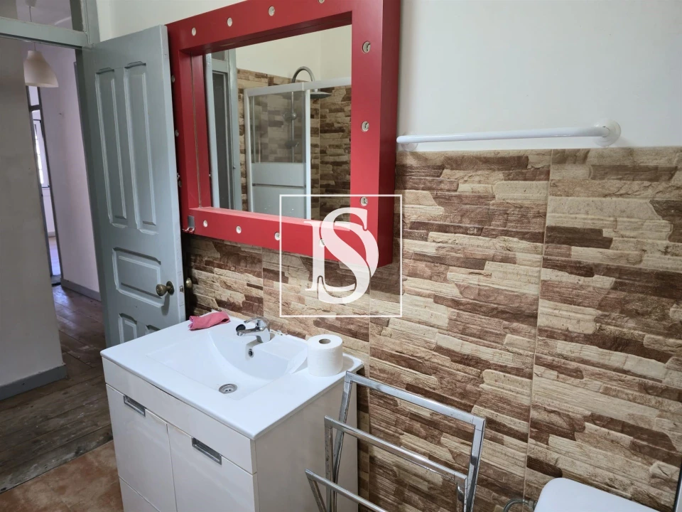 Moradia T8 para Venda em Santo Quintino Foto 23