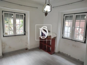 Moradia T8 para Venda em Santo Quintino