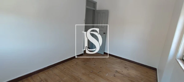 Moradia T8 para Venda em Santo Quintino