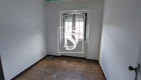 Moradia T8 para Venda em Santo Quintino