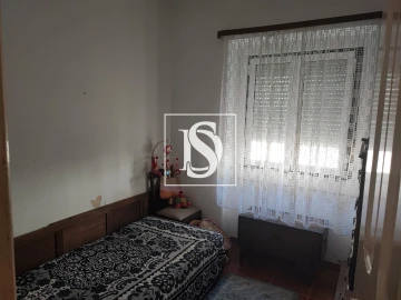 Moradia T8 para Venda em Santo Quintino