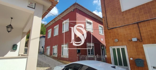 Moradia T8 para Venda em Santo Quintino