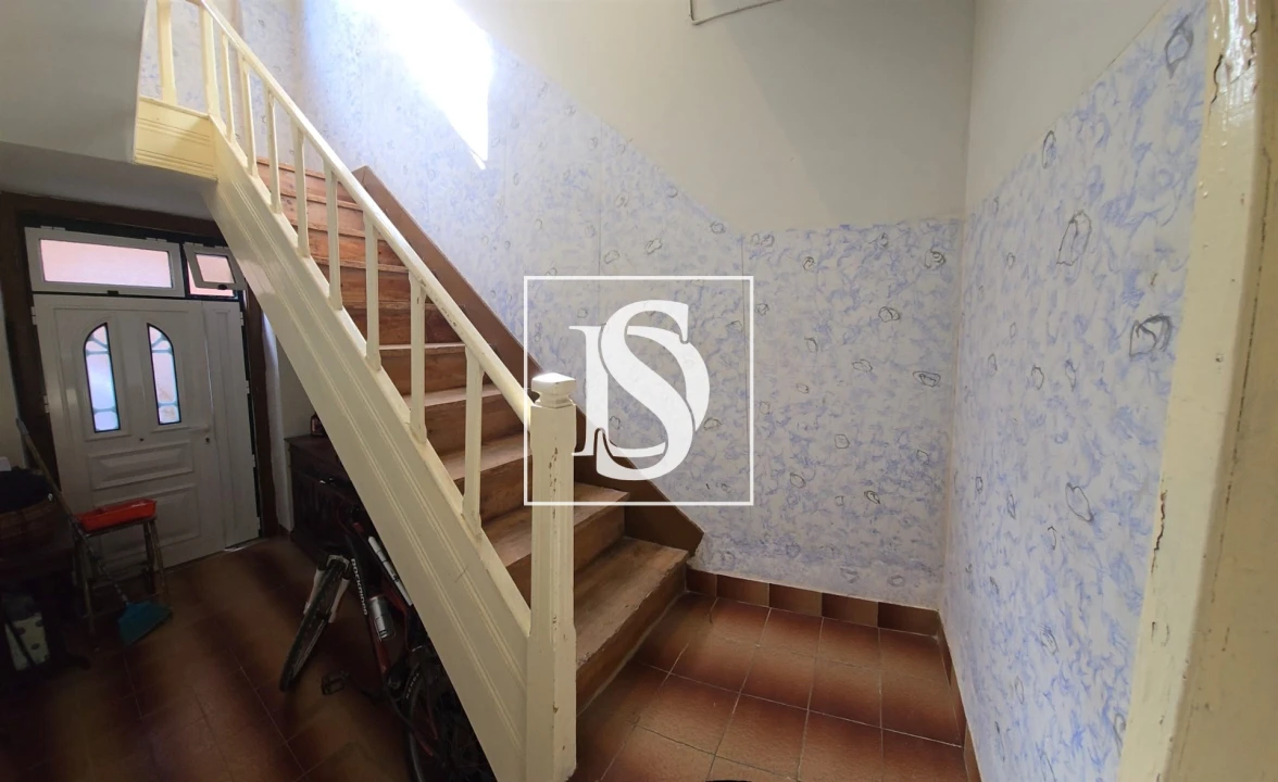 Moradia T8 para Venda em Santo Quintino Foto 15