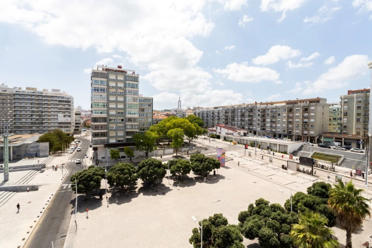 Apartamento T3 para Venda em Almada, Cova da Piedade, Pragal e Cacilhas Foto 32