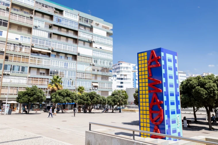 Apartamento T3 para Venda em Almada, Cova da Piedade, Pragal e Cacilhas Foto 41