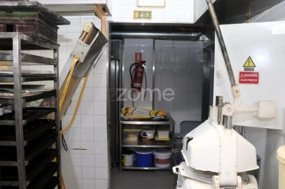 Negócio para Venda em Queluz e Belas