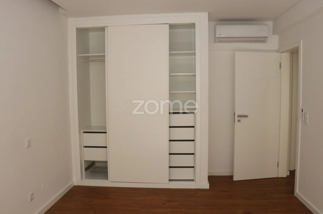 Apartamento T3 para Venda em Alfragide Foto 42