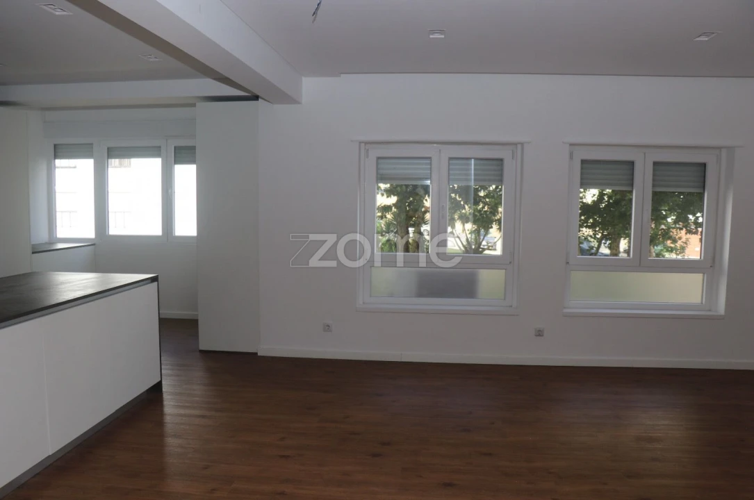 Apartamento T3 para Venda em Alfragide Foto 23
