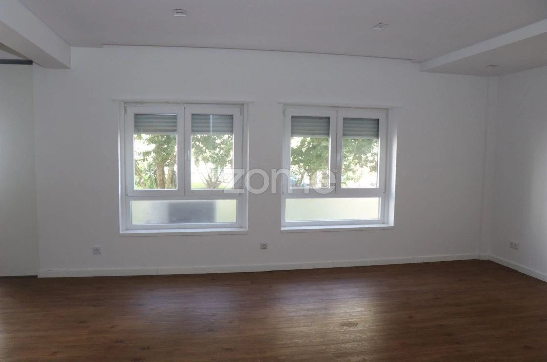 Apartamento T3 para Venda em Alfragide Foto 24