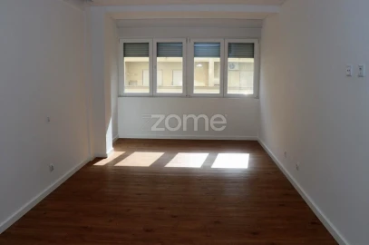 Apartamento T3 para Venda em Alfragide