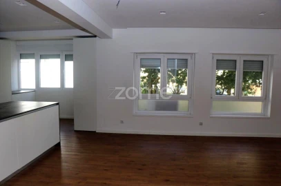 Apartamento T3 para Venda em Alfragide