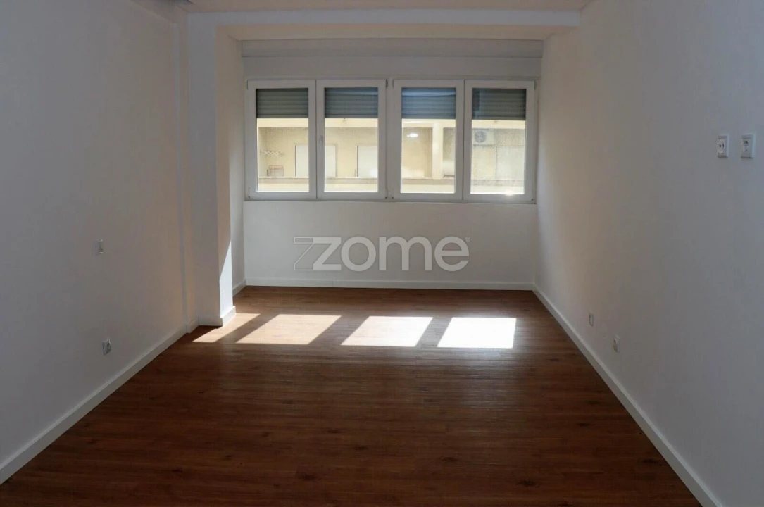 Apartamento T3 para Venda em Alfragide Foto 24