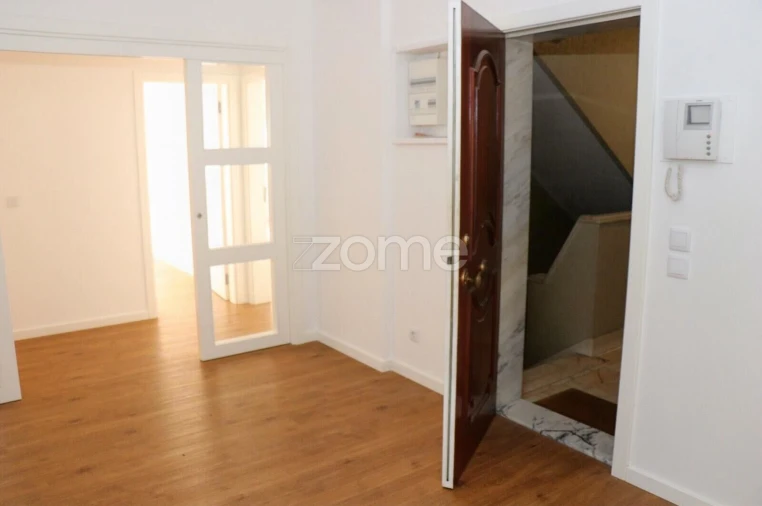 Apartamento T3 para Venda em Alfragide Foto 6