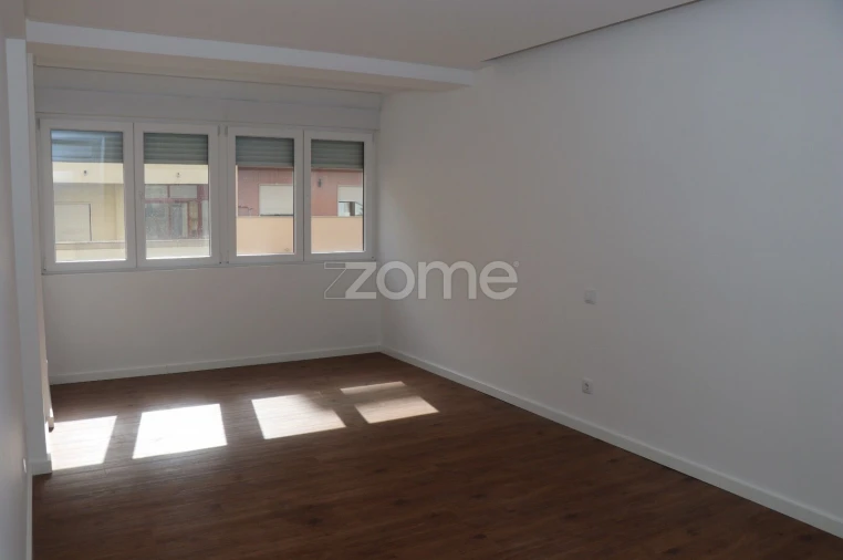 Apartamento T3 para Venda em Alfragide Foto 39