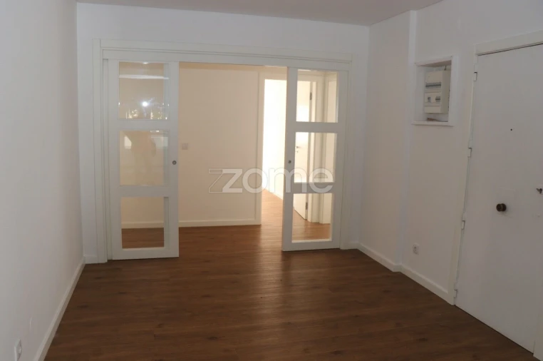Apartamento T3 para Venda em Alfragide Foto 13
