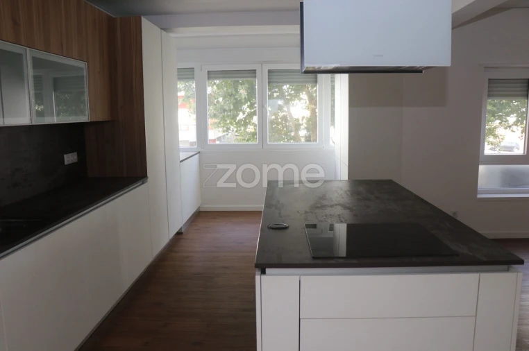 Apartamento T3 para Venda em Alfragide Foto 27