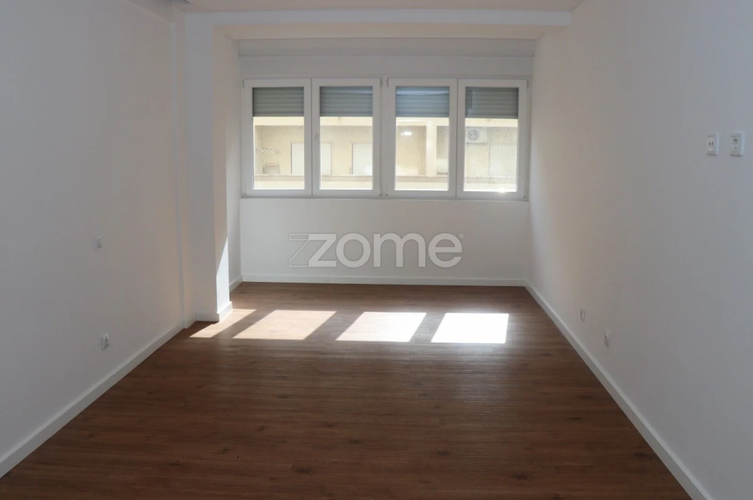Apartamento T3 para Venda em Alfragide Foto 37