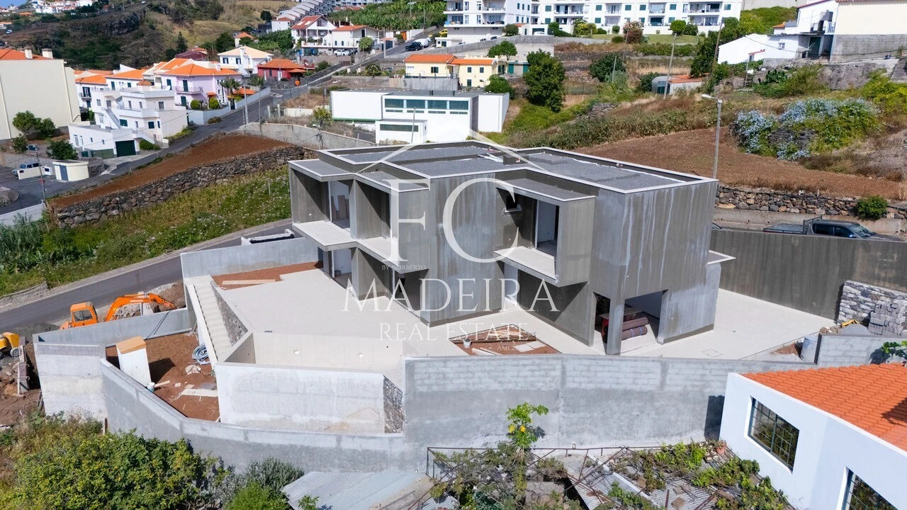 Moradia T3 para Venda em Caniço Foto 1