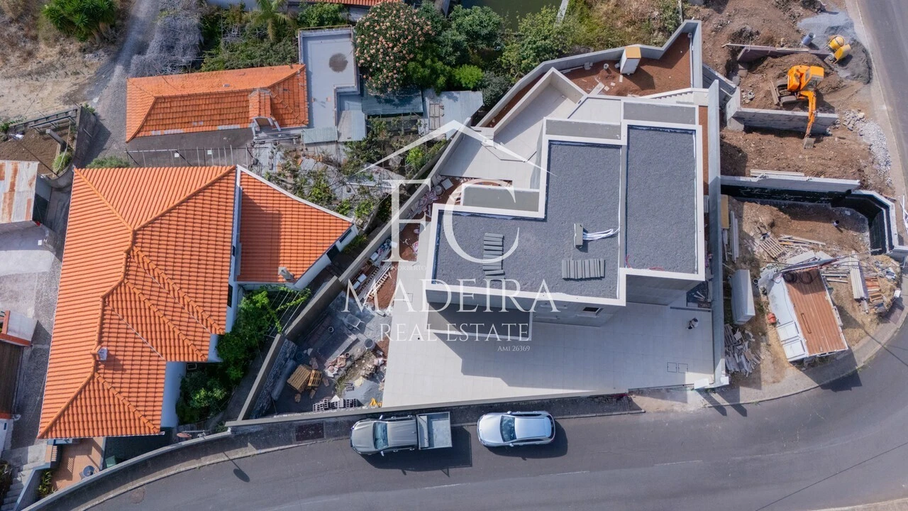 Moradia T3 para Venda em Caniço Foto 4