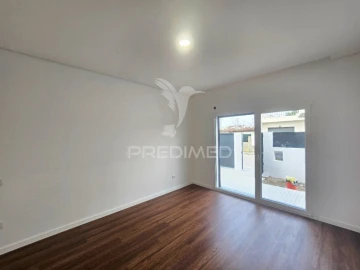 Moradia T4 para Venda em Fernao Ferro