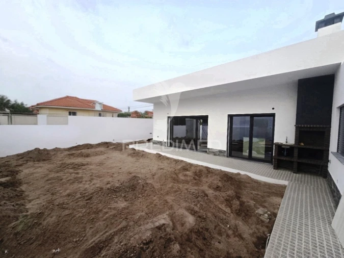 Moradia T4 para Venda em Fernao Ferro Foto 29