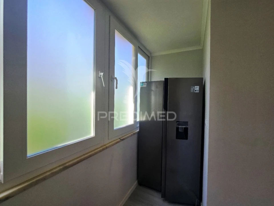 Apartamento T2 para Venda em Benfica Foto 4