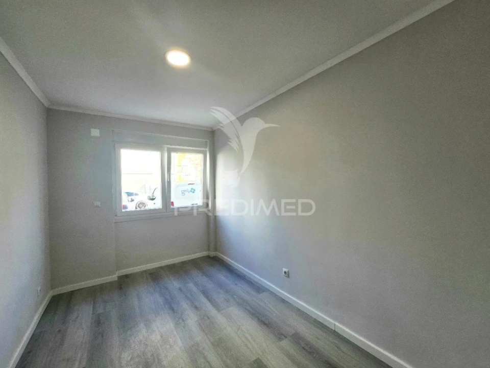 Apartamento T2 para Venda em Benfica Foto 9