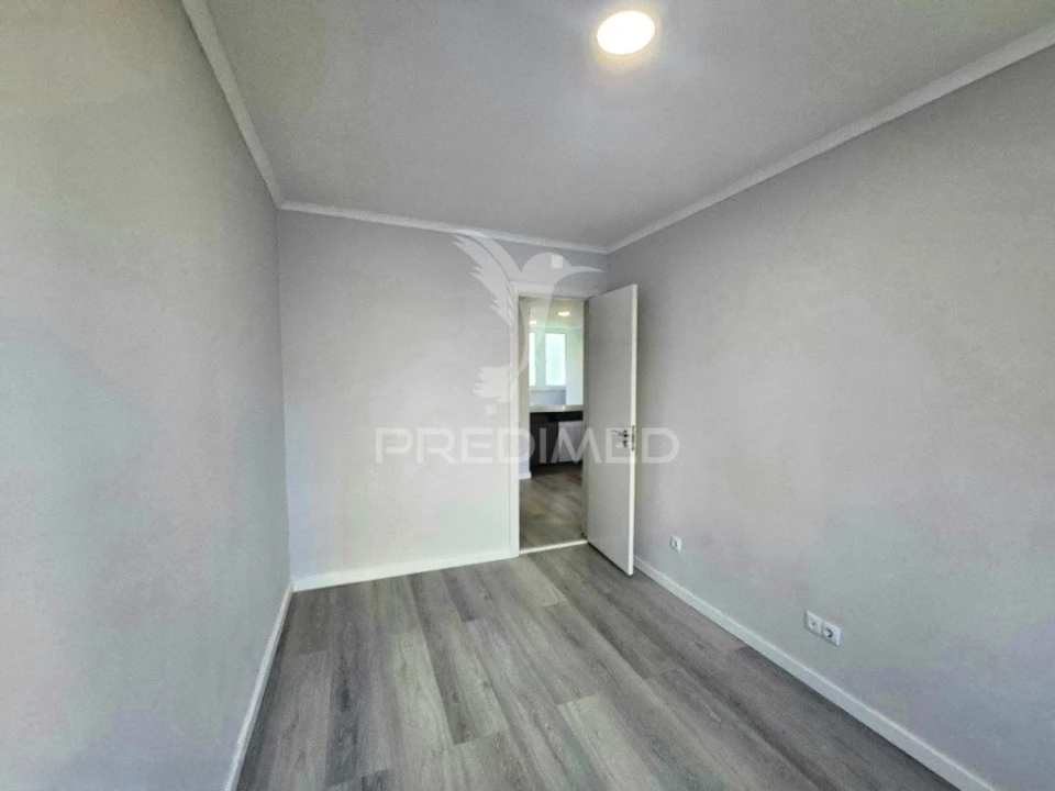 Apartamento T2 para Venda em Benfica Foto 13
