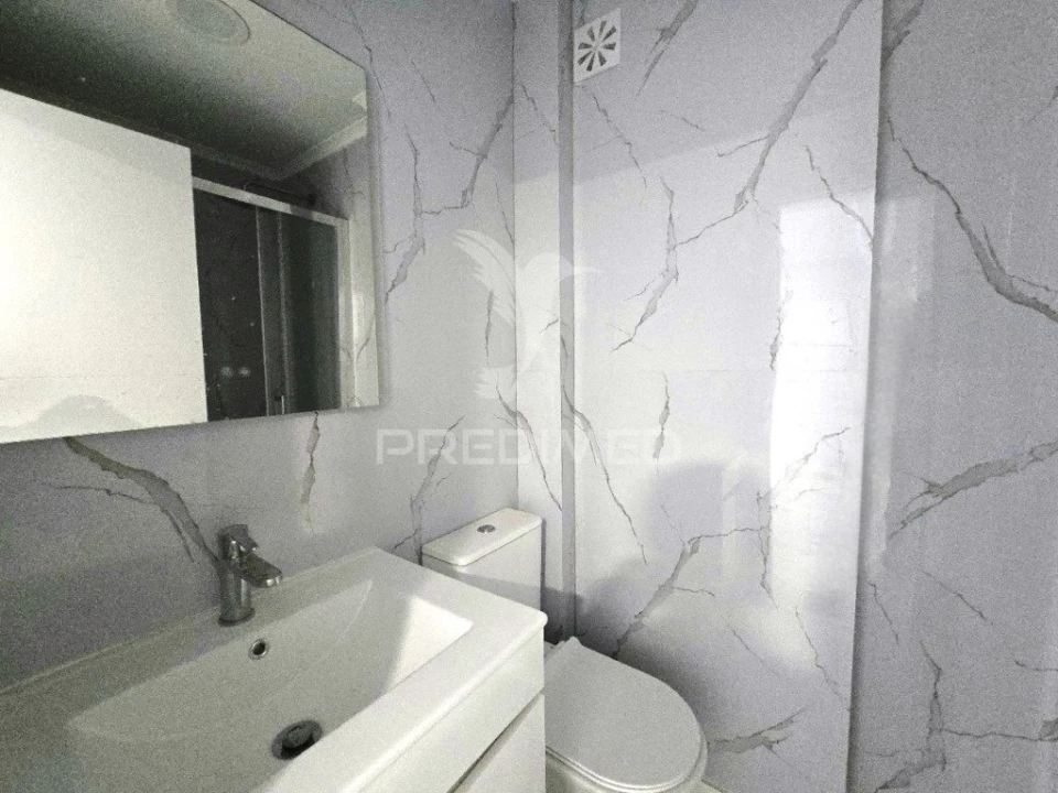 Apartamento T2 para Venda em Benfica Foto 11